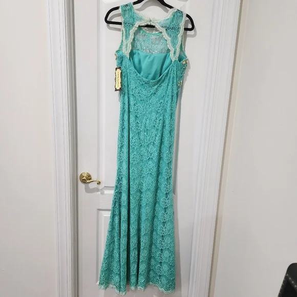 NWT Fanny fashion Sz XL Jade colour prom dress woth gold applique
